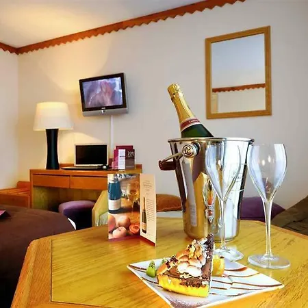Отель Mercure Les Deux-alpes 1800 4*